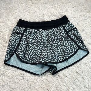 Lululemon Tracker Short III *4-way Stretch Ace Spot Tranquil Blue Black